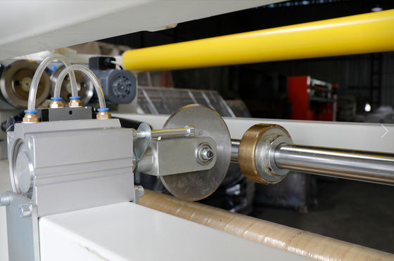 Cortes automáticos de painéis computadorizados para o acondicionamento de tecidos de colchão